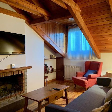 Апартаменты Bpirineos-Estos Бенаске Экстерьер фото